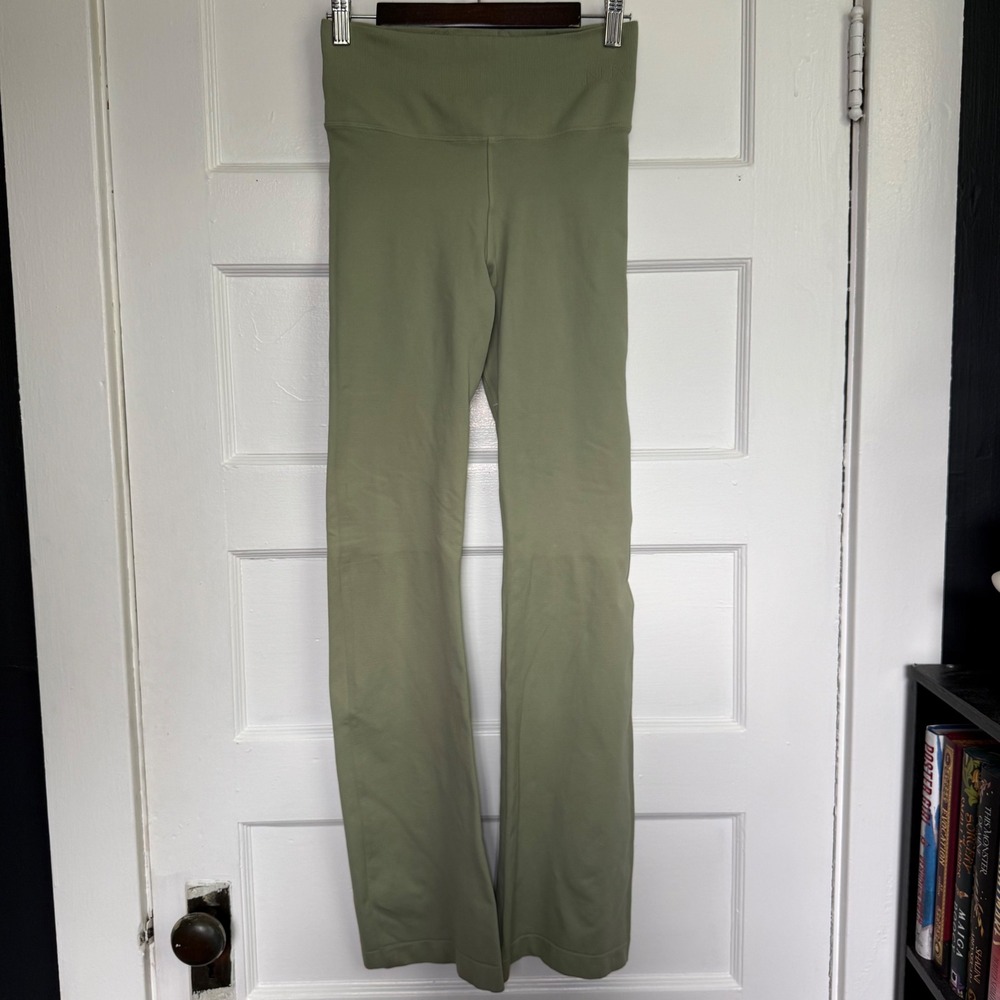 NUX Sage Green High Rise Seamless Flare Leggings Ribbed Yoga Pants Small